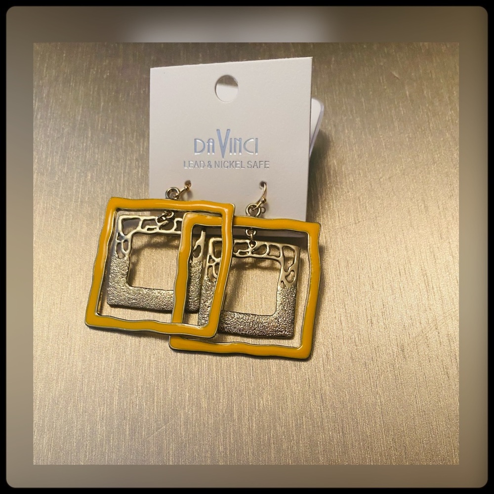 🔸🔸🔸Gold and Yellow Beautiful Earrings🔸🔸🔸